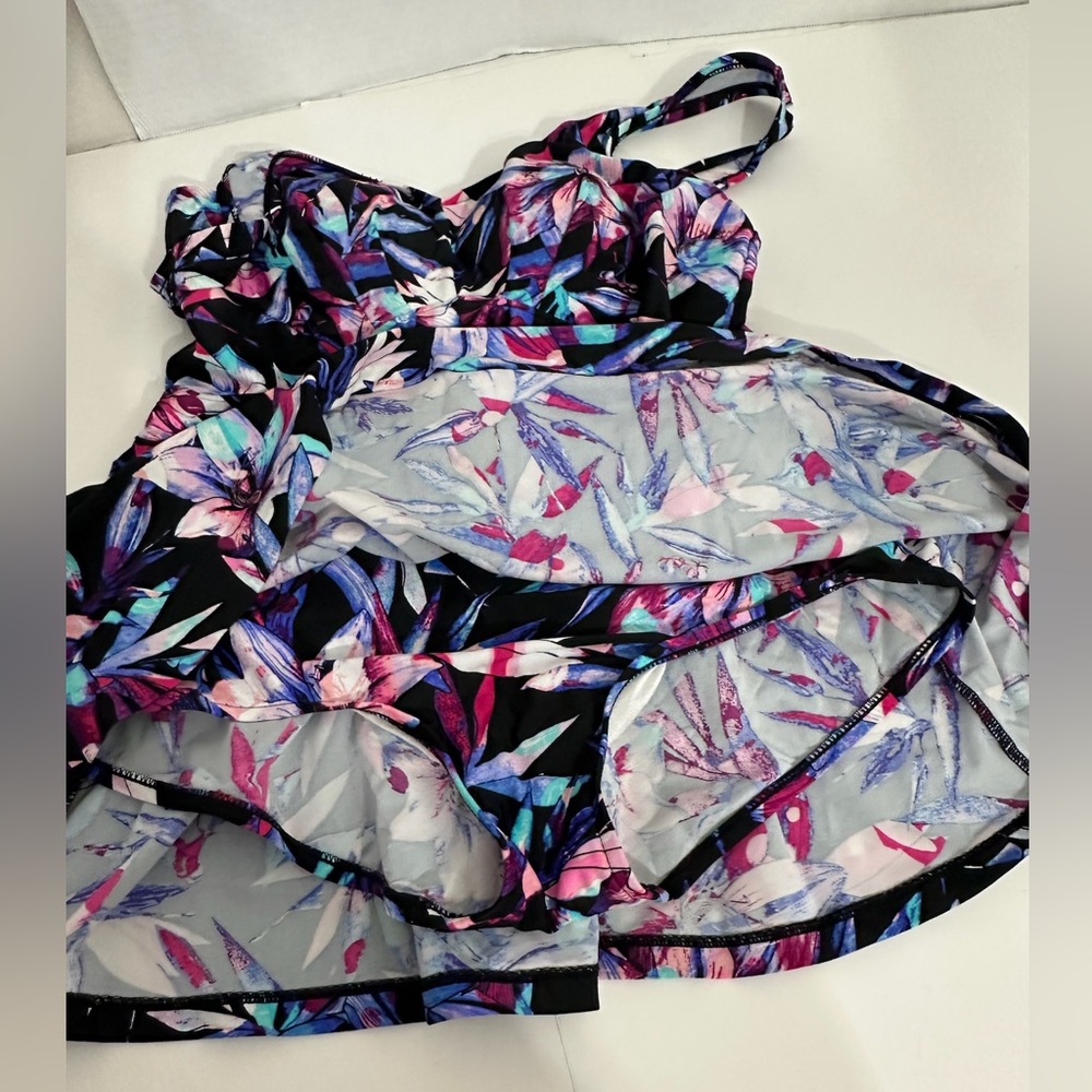 Le Cove Tropical Floral One Piece Swimsuit Size 16 Padded Vintage
Resortwear - Picture 8 of 12